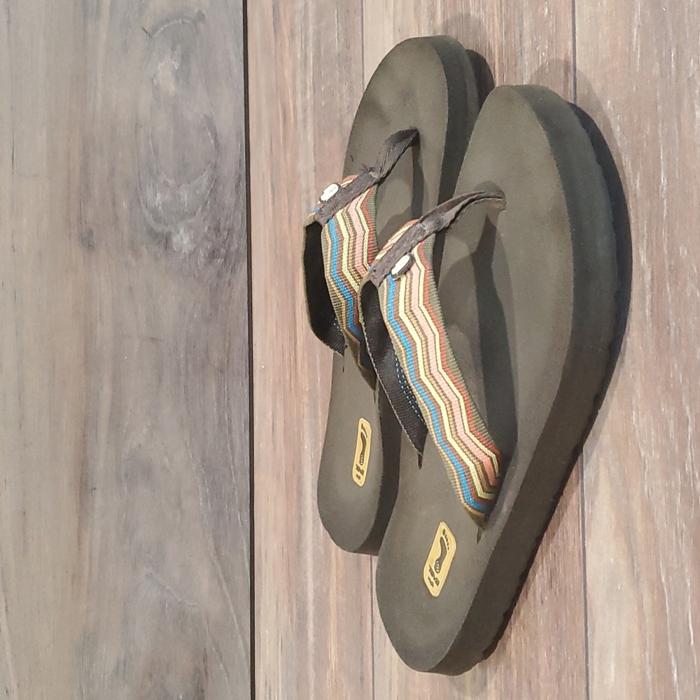 Teva women flip flop flats shoes sandals athletic sz 8